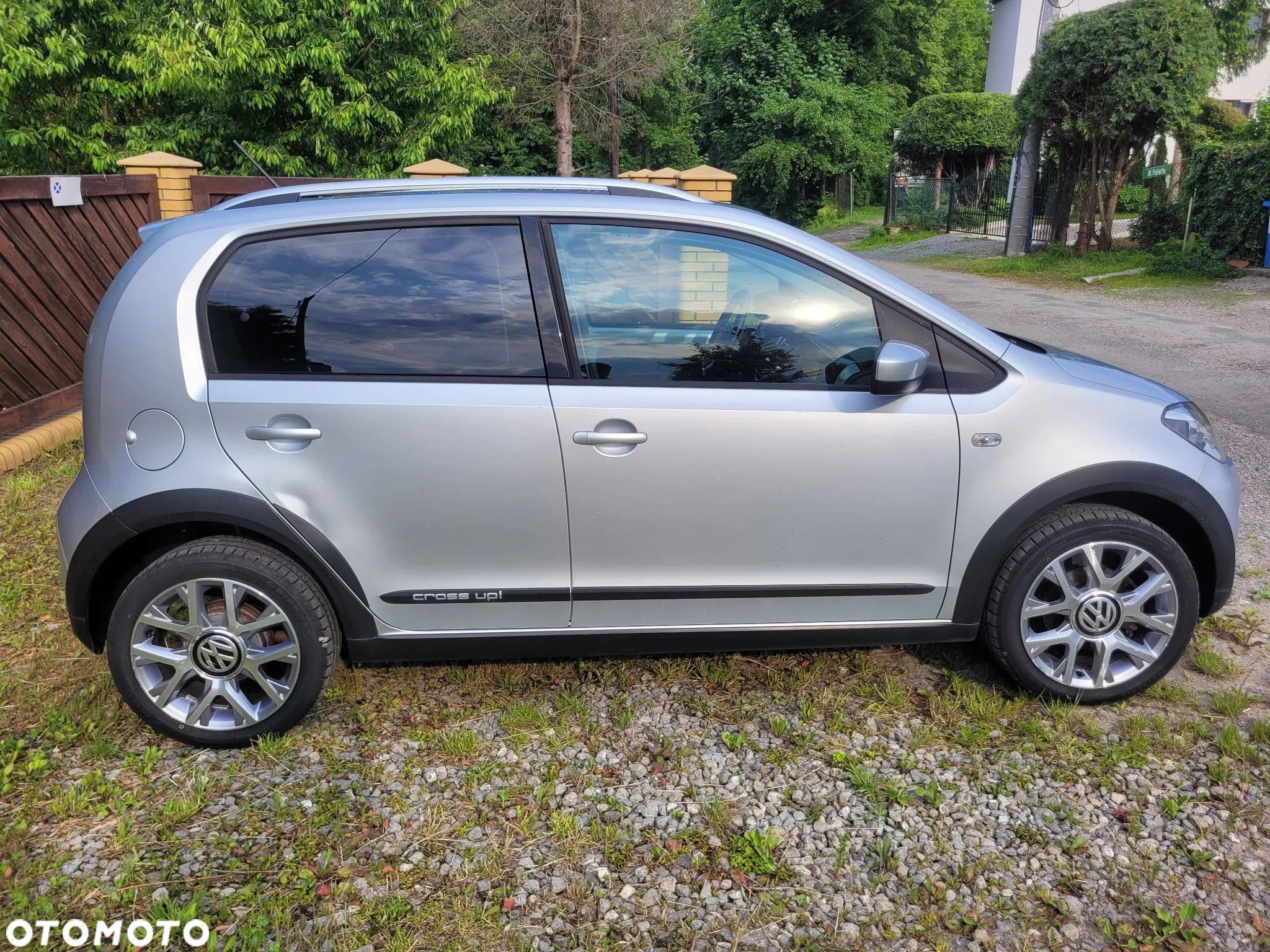 Volkswagen up! 1.0 cross - 15