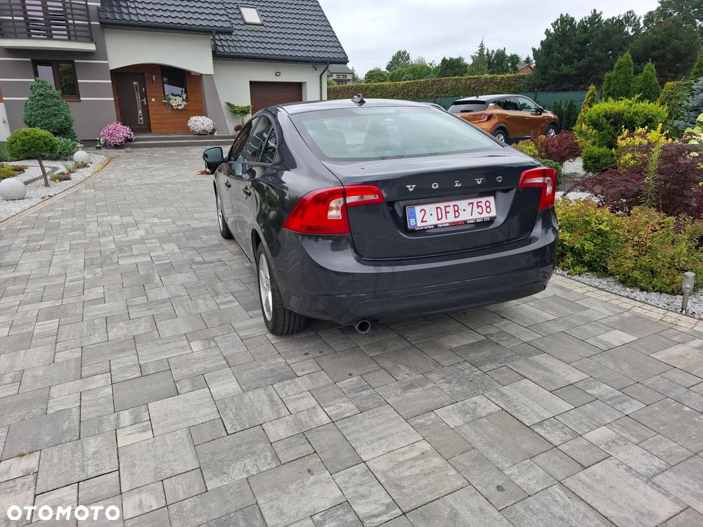Volvo S60 D2 Momentum - 12