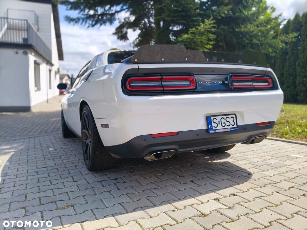 Dodge Challenger - 4