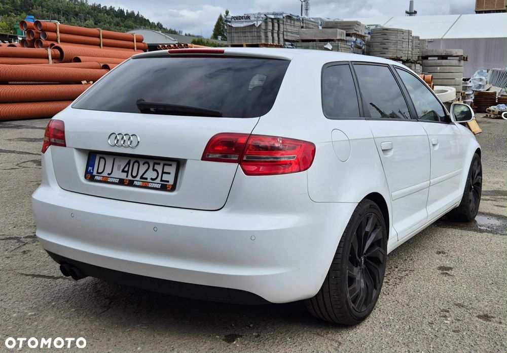 Audi A3 Sportback 1.8 TFSI Ambiente - 4