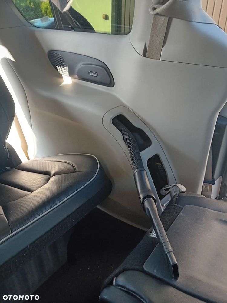 Chrysler Pacifica - 18