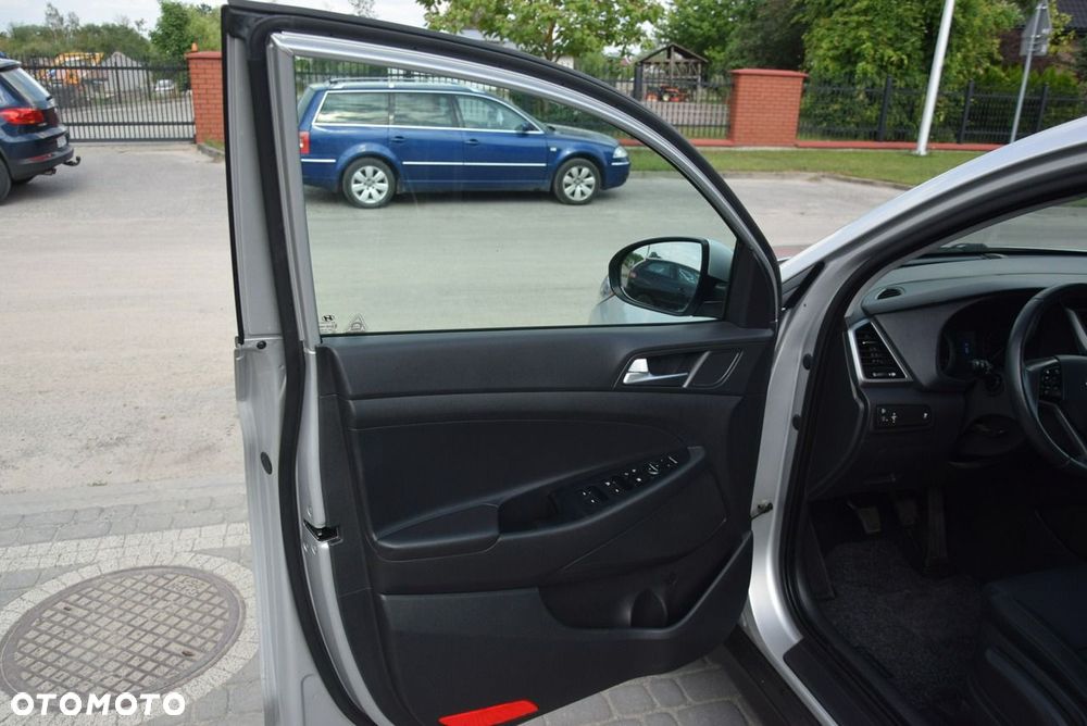 Hyundai Tucson 1.7 CRDI BlueDrive Classic 2WD - 17