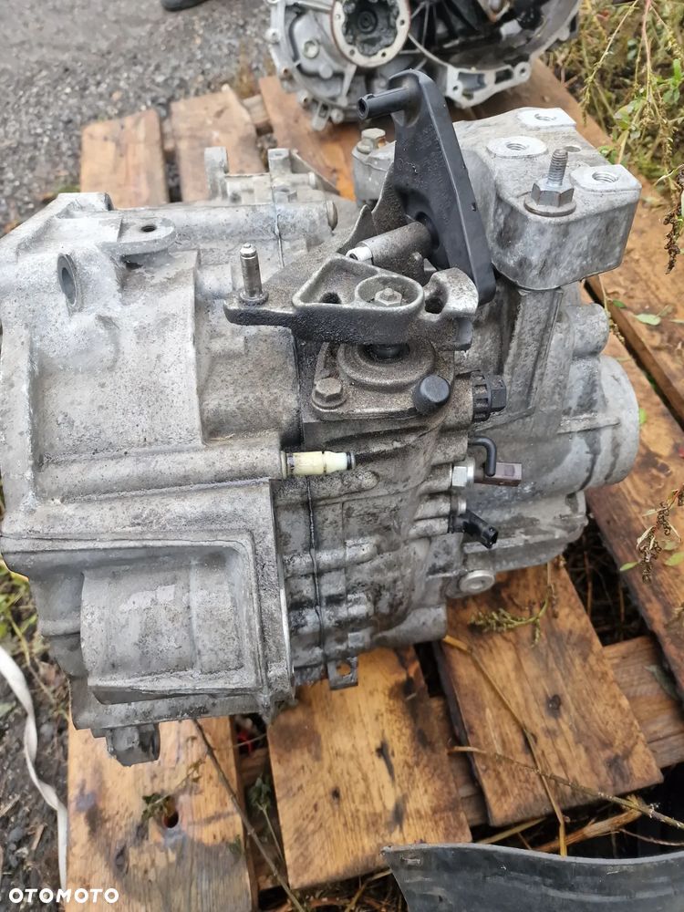 Skrzynia biegów vw 2.0 tdi o kodzie NFU - 4