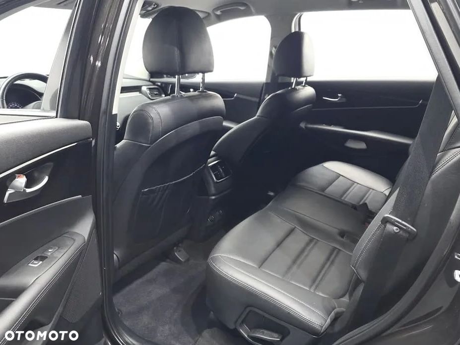 Kia Sorento - 9