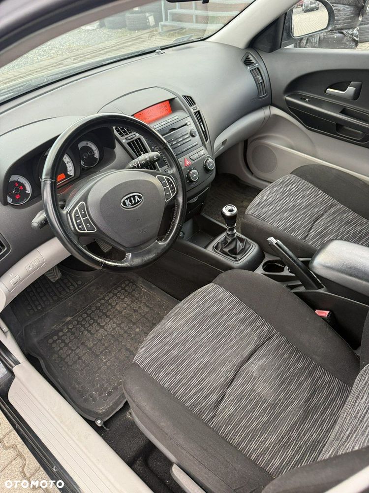 Kia Ceed - 7