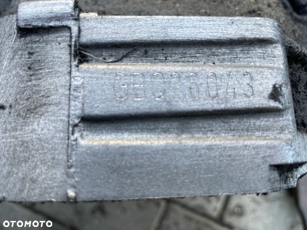 AUDI A4 B6 1,9 TDI skrzynia biegów manualna 130KM FYA - 2