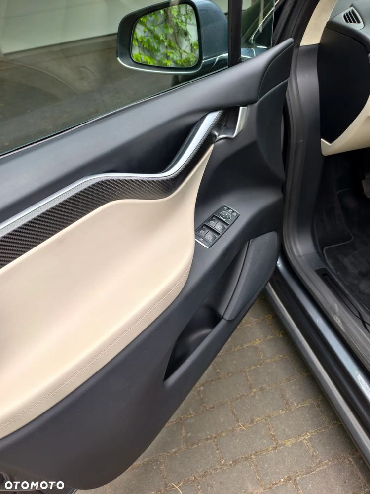 Tesla Model X Long Range Plus - 13