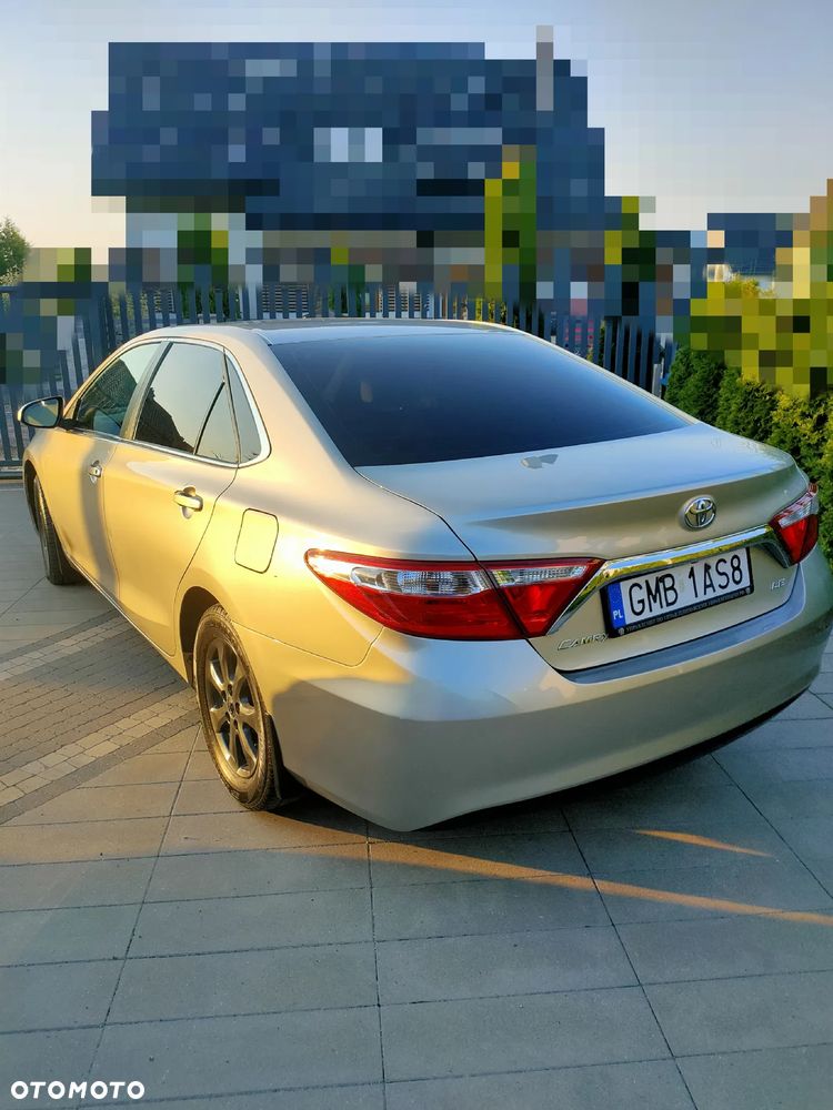 Toyota Camry - 22