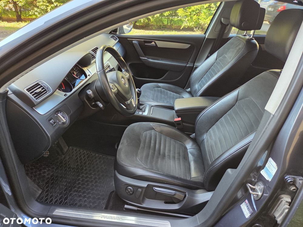 Volkswagen Passat - 12