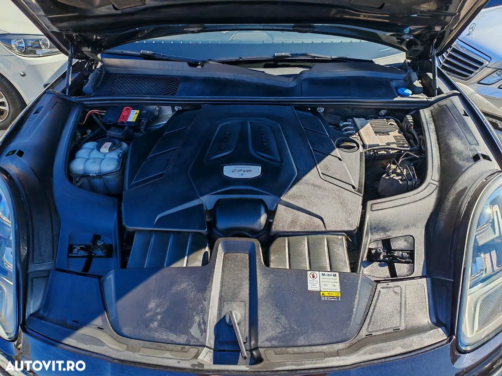 Porsche Cayenne S - 8