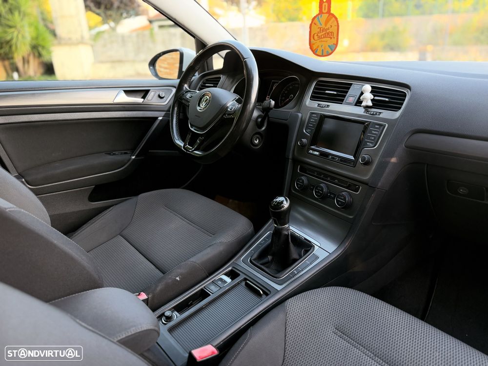 VW Golf 1.6 TDi DPF Highline - 7