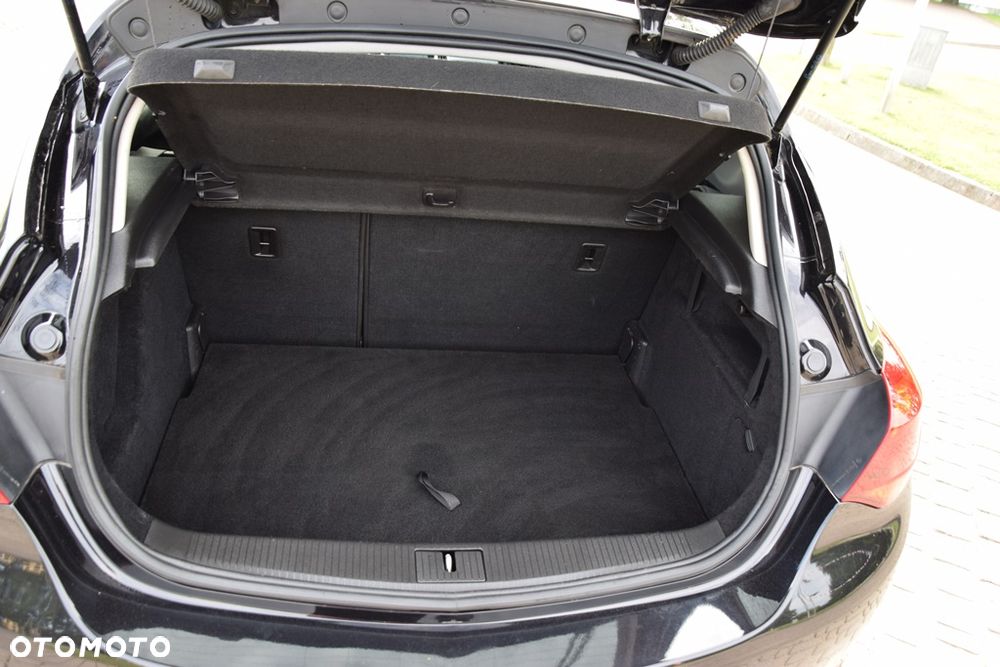 Opel Astra 1.6 Turbo Edition Sport - 16