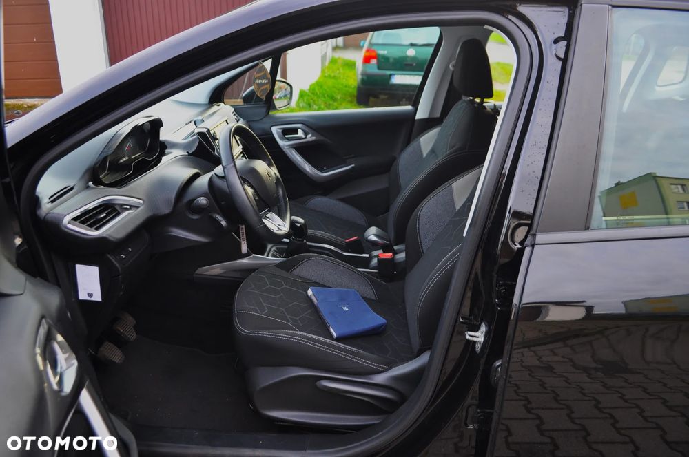 Peugeot 2008 1.2 Pure Tech Style S&S - 26