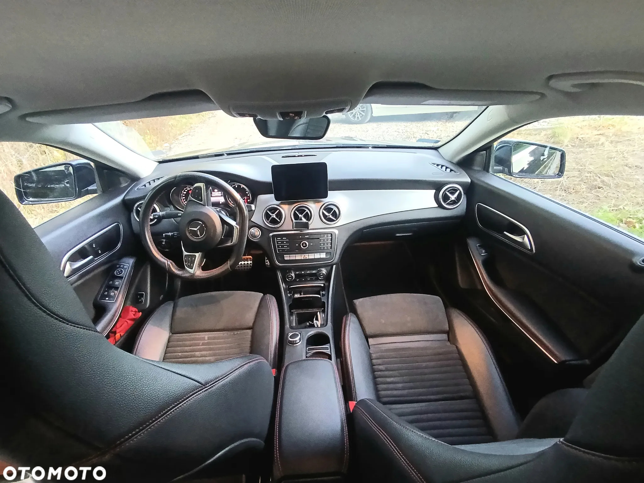 Mercedes-Benz CLA 220 4-Matic AMG Line - 22
