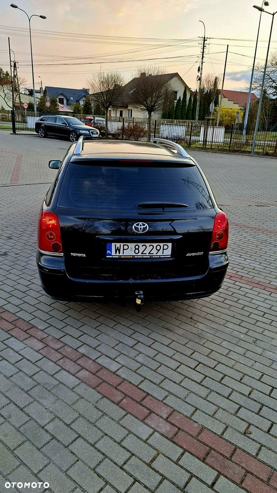 Toyota Avensis 1.8 VVT-i Sol - 9