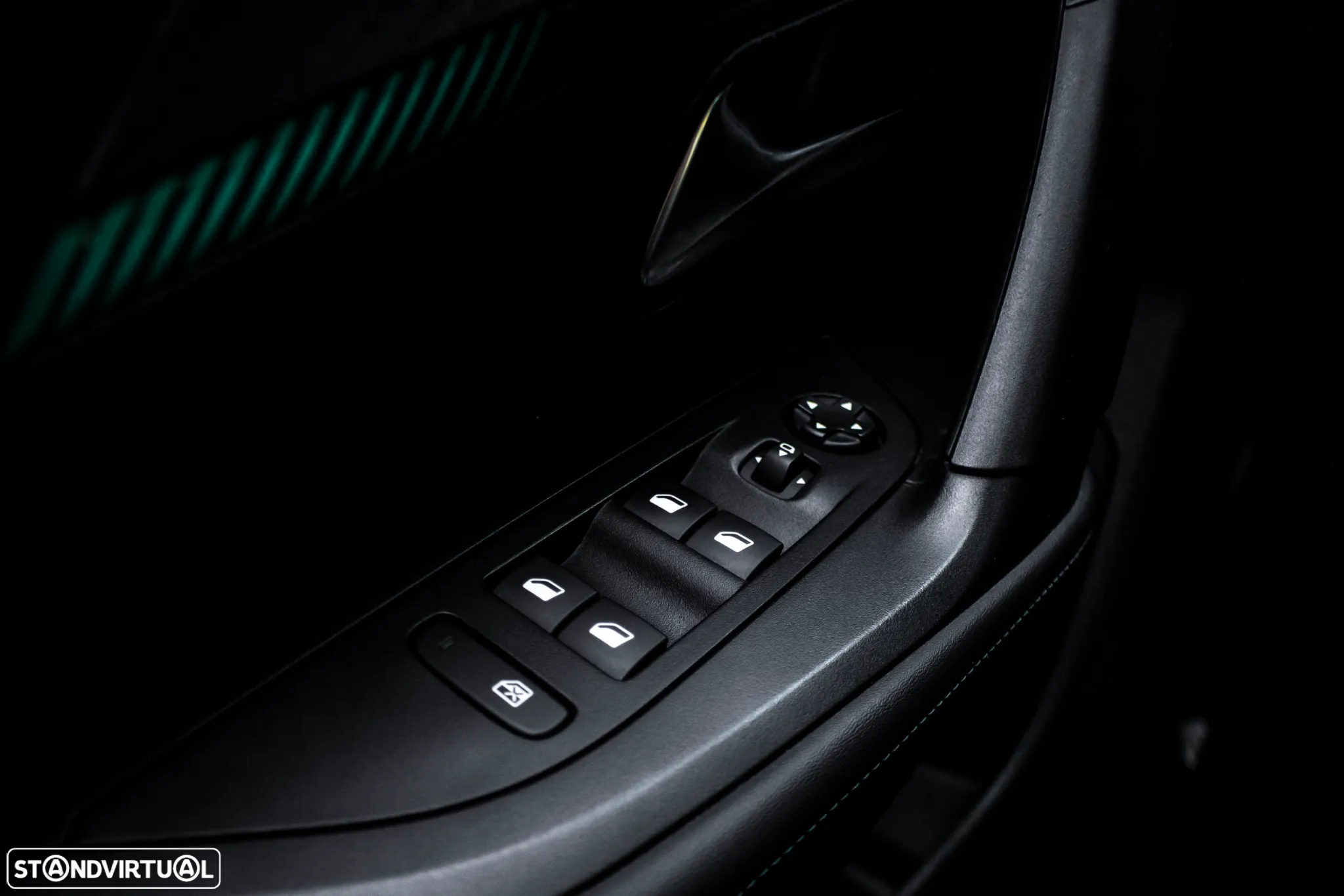 Peugeot 2008 1.5 BlueHDi Allure EAT8 - 20
