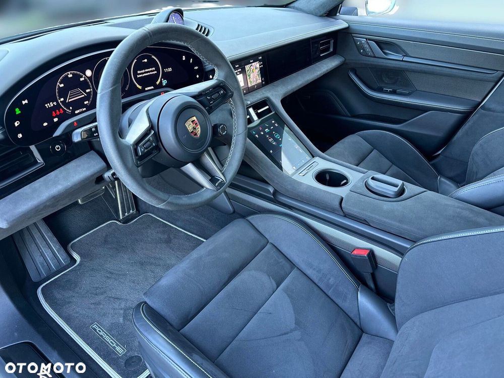 Porsche Taycan - 15