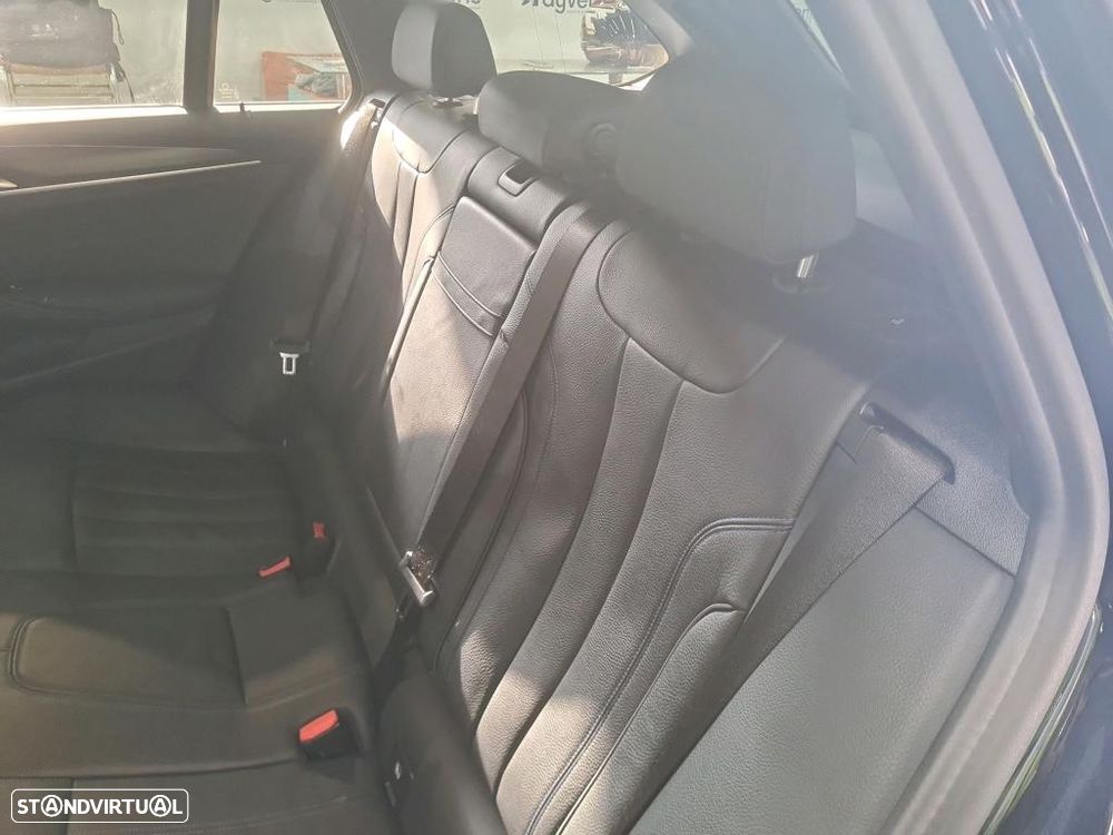 BMW 520 d Pack Desportivo M Auto - 10