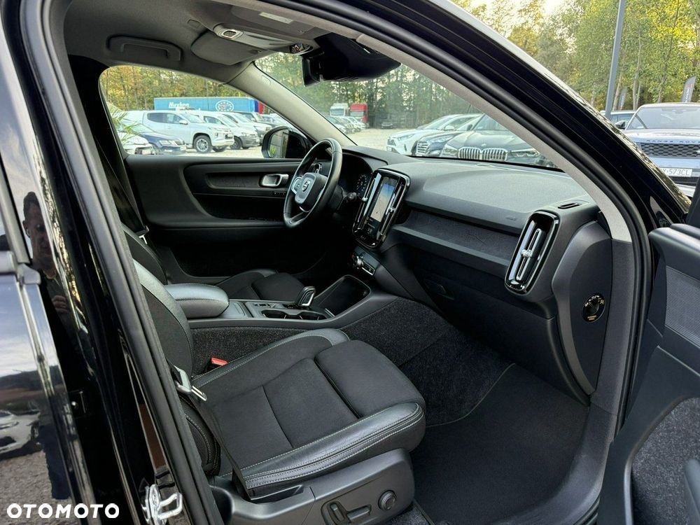 Volvo XC 40 T3 Momentum Pro - 21