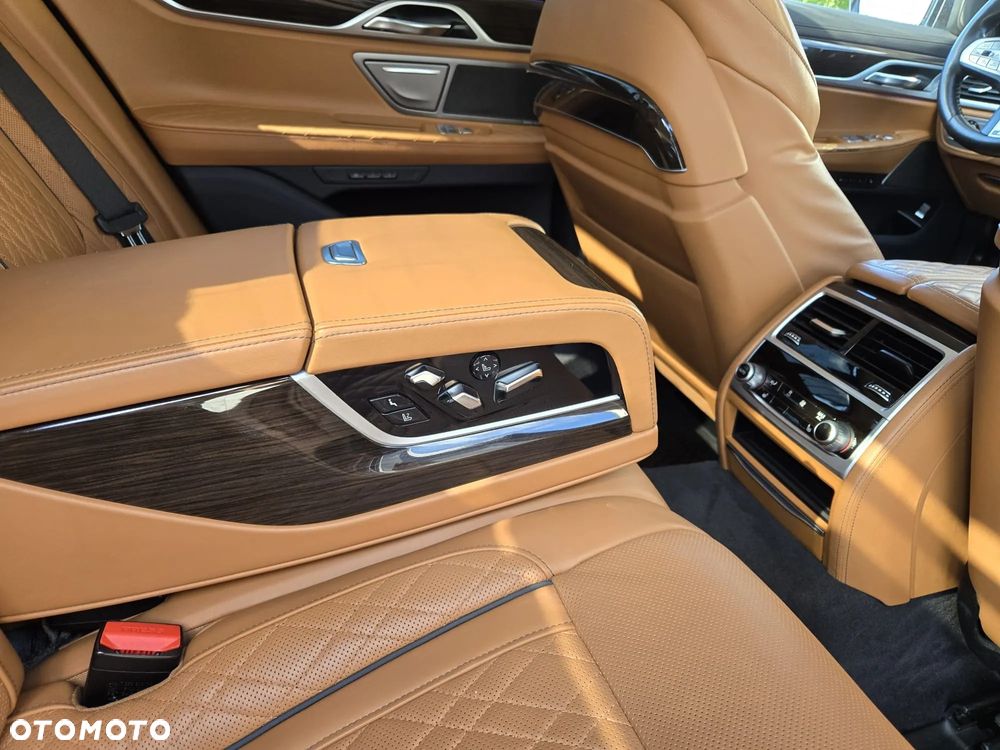 BMW Seria 7 750d xDrive - 10