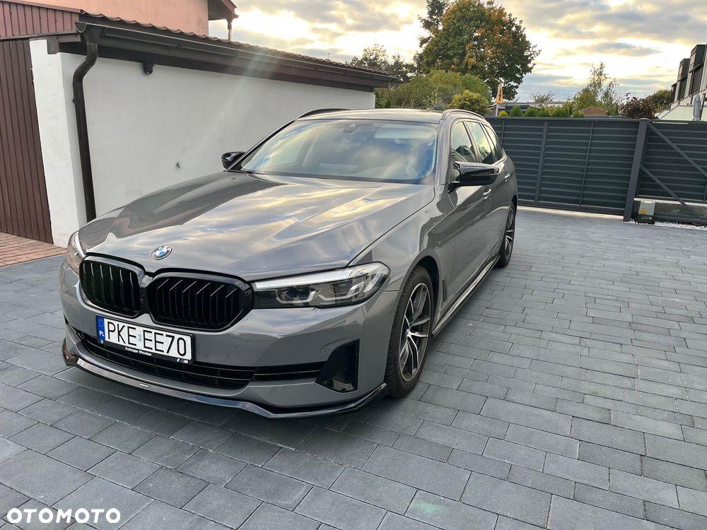 BMW Seria 5 2021 photo 2