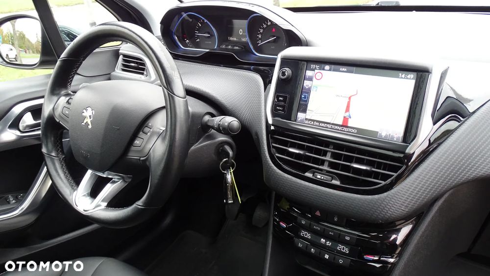 Peugeot 2008 1.2 Pure Tech Allure S&S - 7