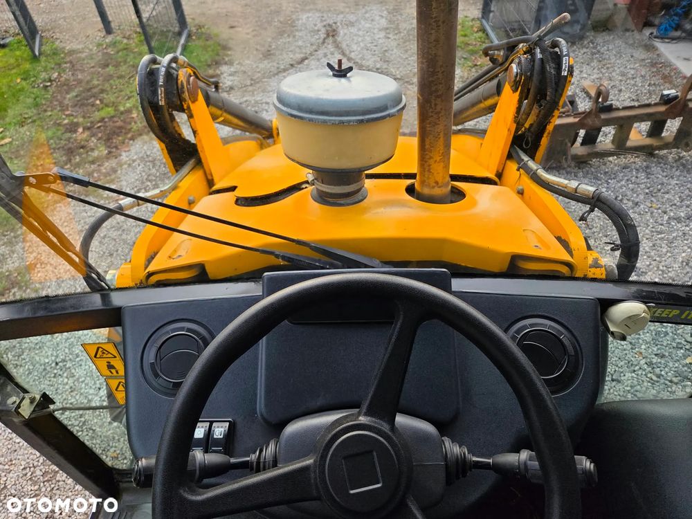 JCB 2CX - 19