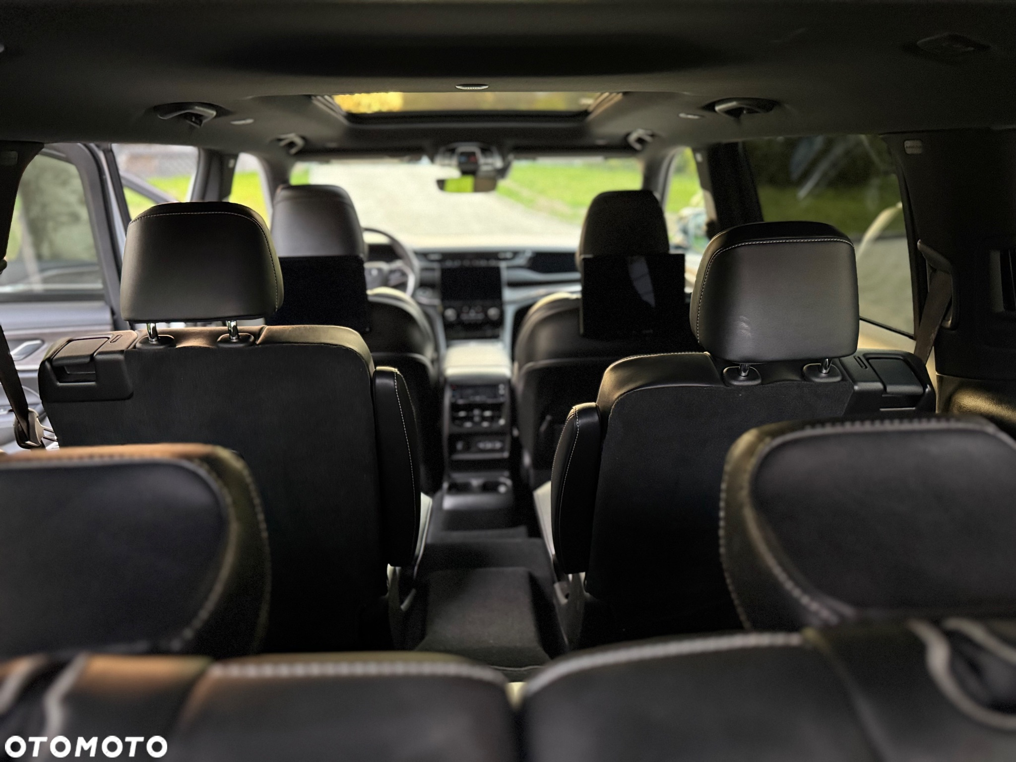 Jeep Grand Cherokee - 27