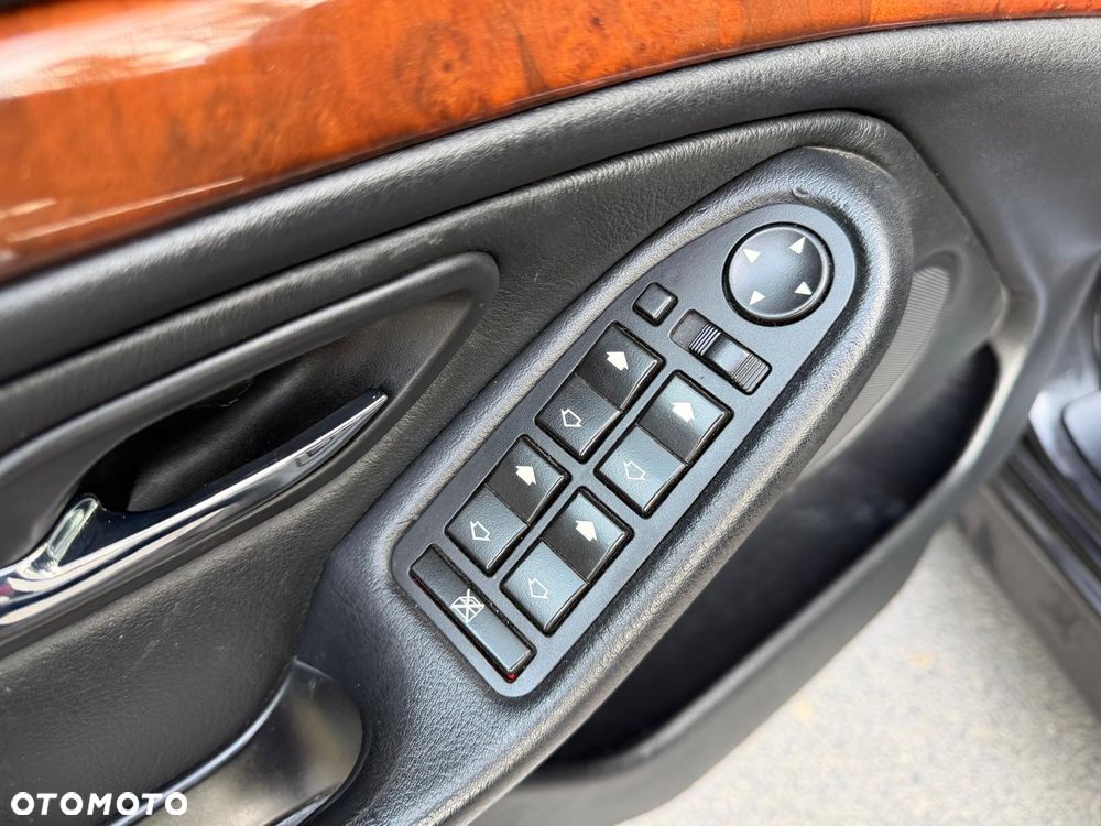 BMW Seria 5 540i - 21