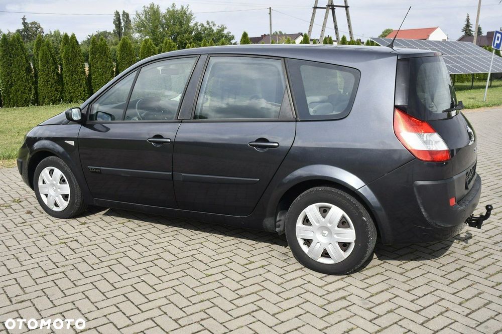 Renault Grand Scenic - 11