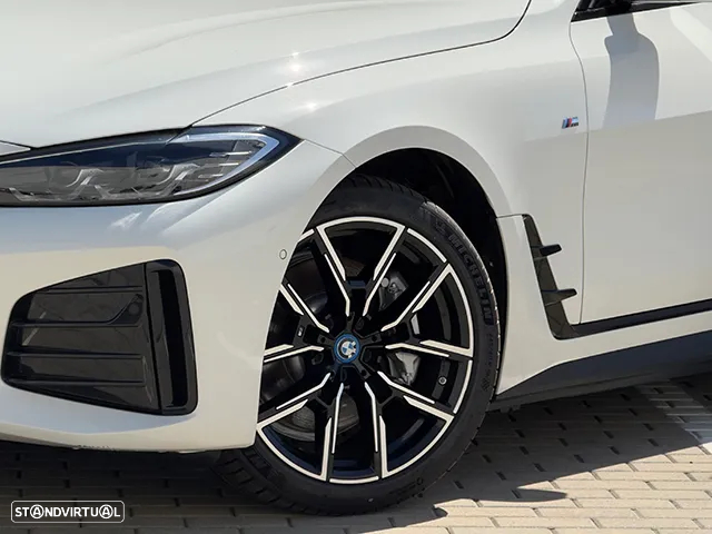 BMW i4 eDrive40 Pack Desportivo M - 6
