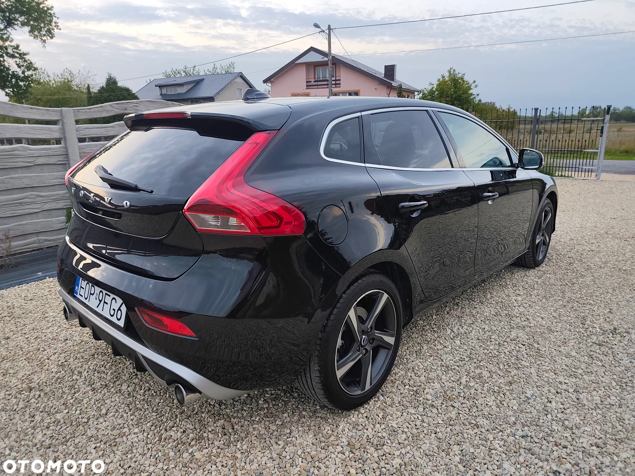 Volvo V40 D2 R-Design Summum - 4