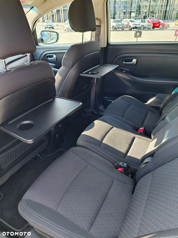 Kia Carens 1.6 GDI Dream-Team Edition - 31