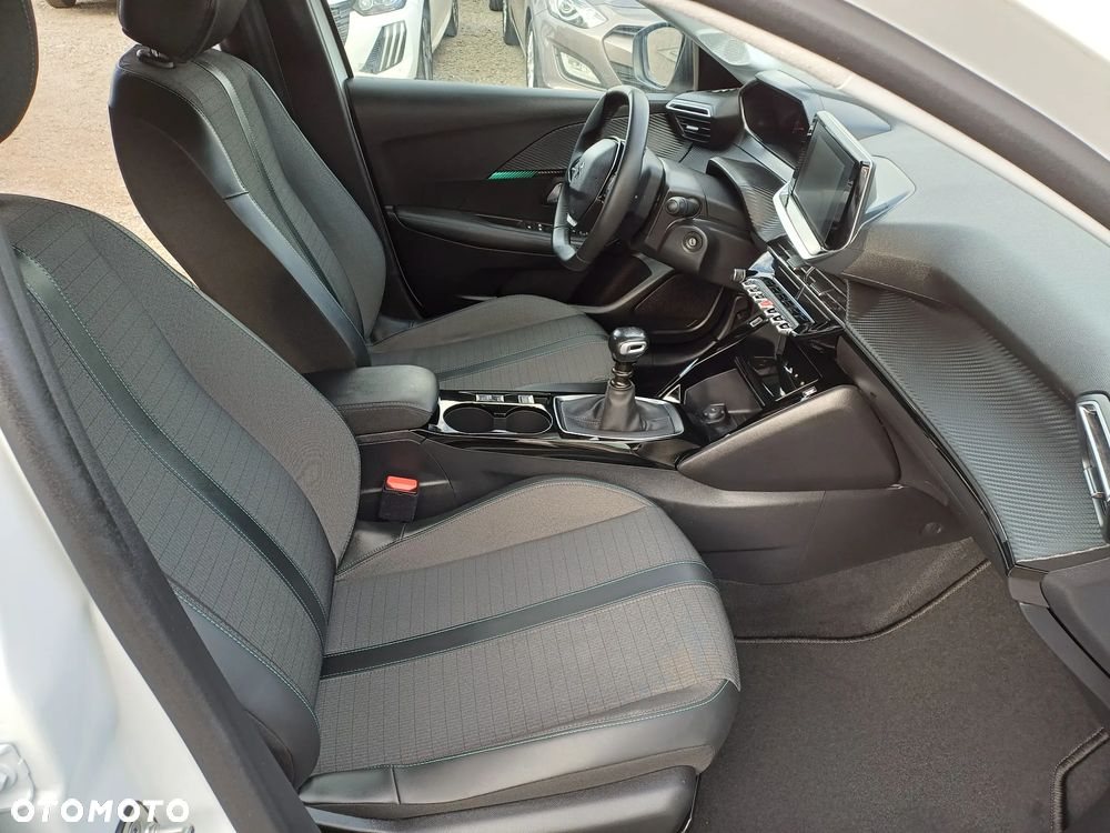 Peugeot 208 PureTech 100 Allure - 11