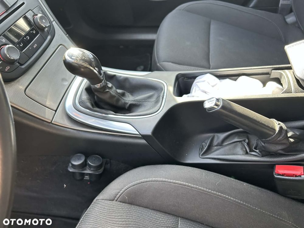 Opel Insignia 1.8 - 8