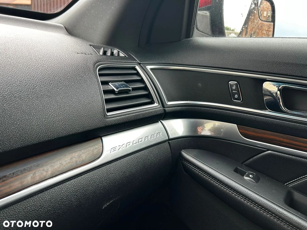 Ford Explorer - 20