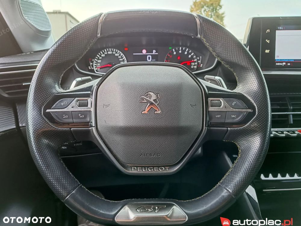 Peugeot 208 - 18