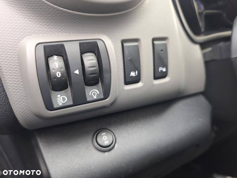 Renault Trafic - 23