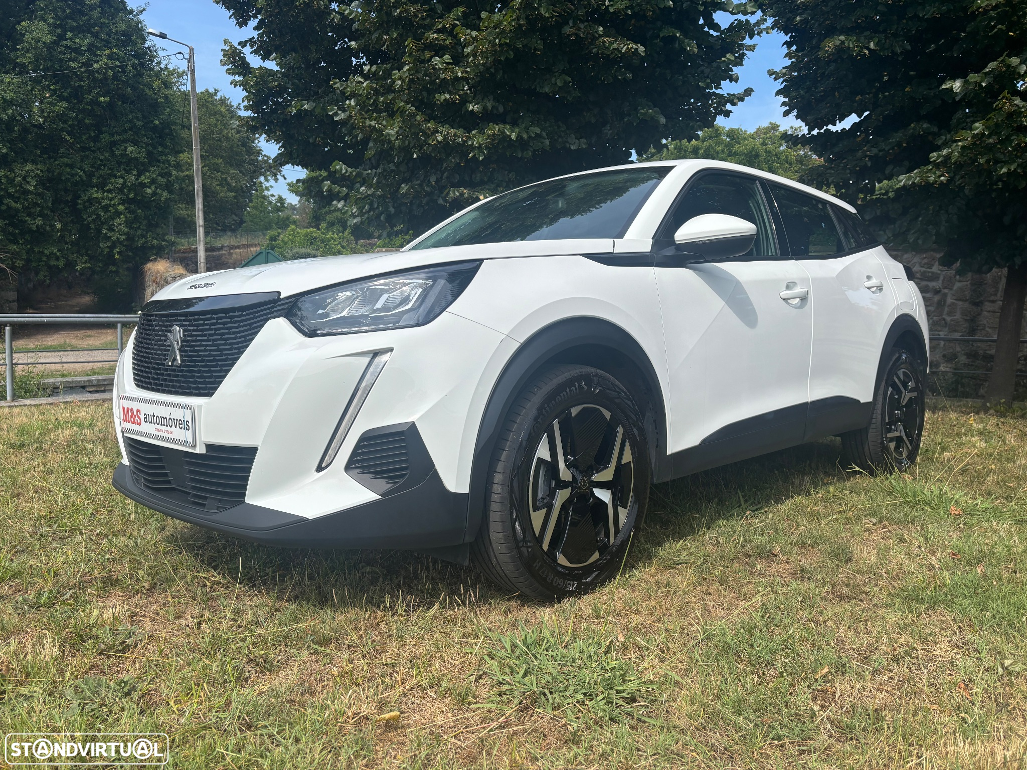 Peugeot 2008 1.5 BlueHDi Allure - 4
