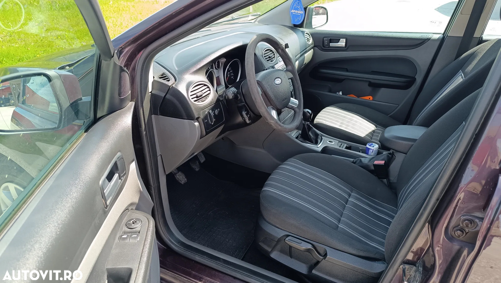 Ford Focus 1.6 Ambiente - 14