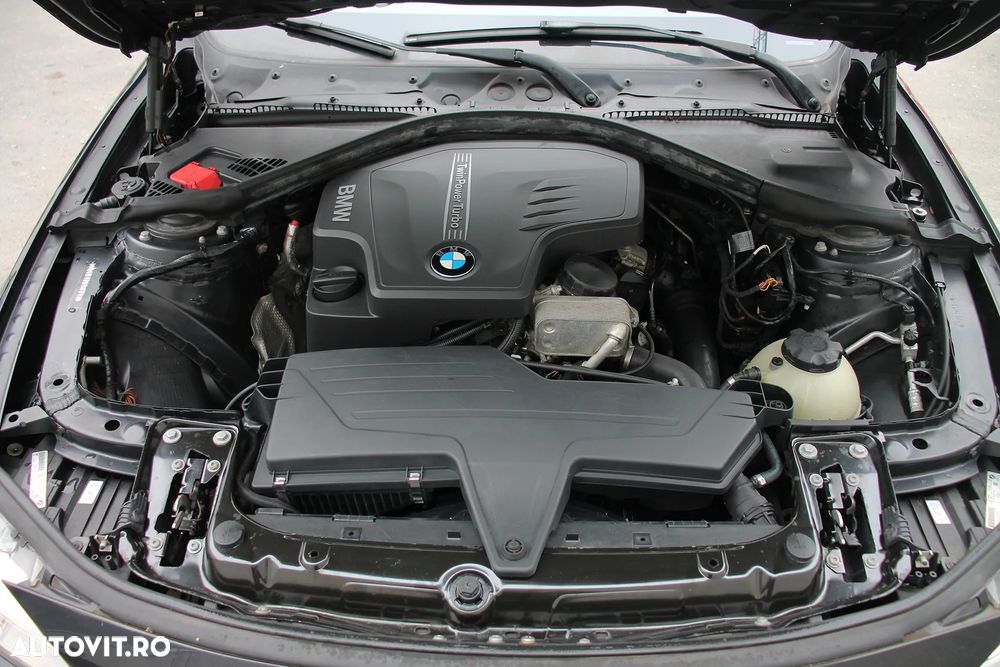 BMW Seria 3 320i Aut. Sport Line - 16