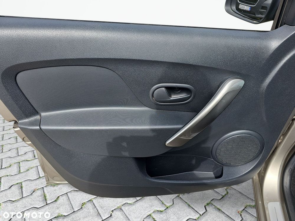 Dacia Sandero 1.2 16V Laureate - 15