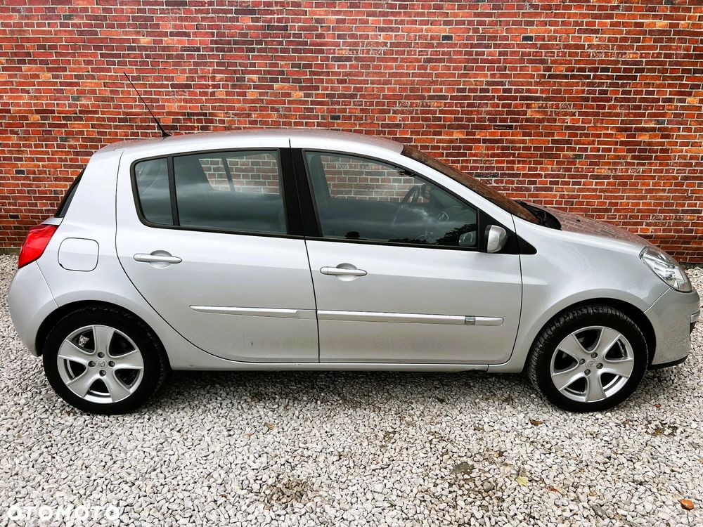 Renault Clio - 39