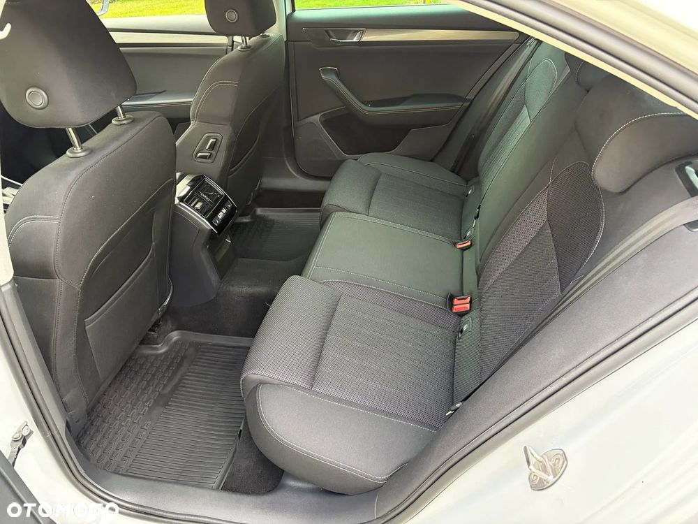 Skoda Superb 2.0 TDI SCR Style DSG - 11