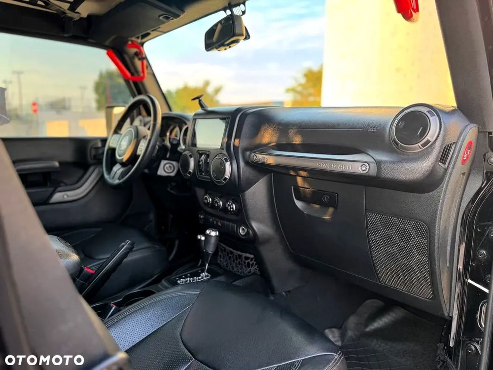 Jeep Wrangler 3.6 Unlim Black Edition II - 13