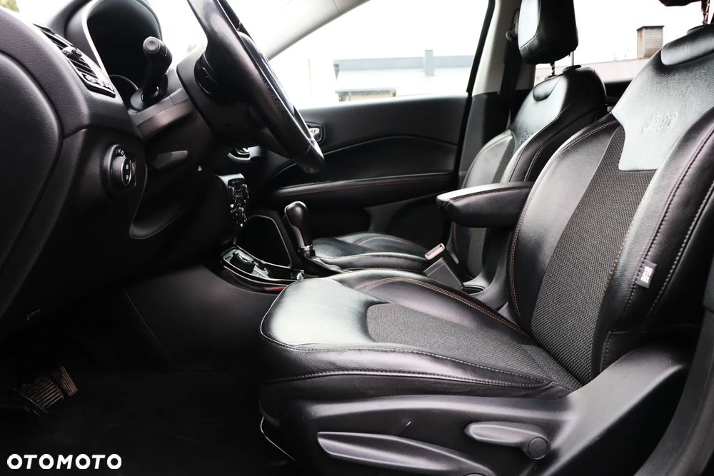 Jeep Compass - 21