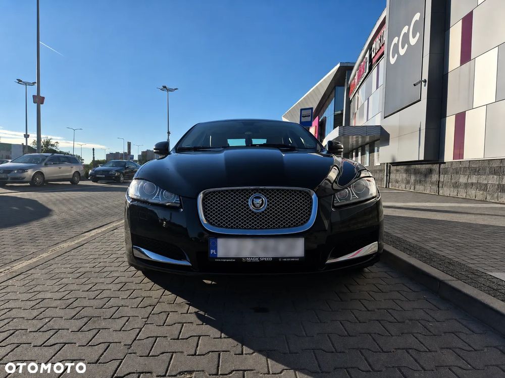 Jaguar XF 2.2 D - 1