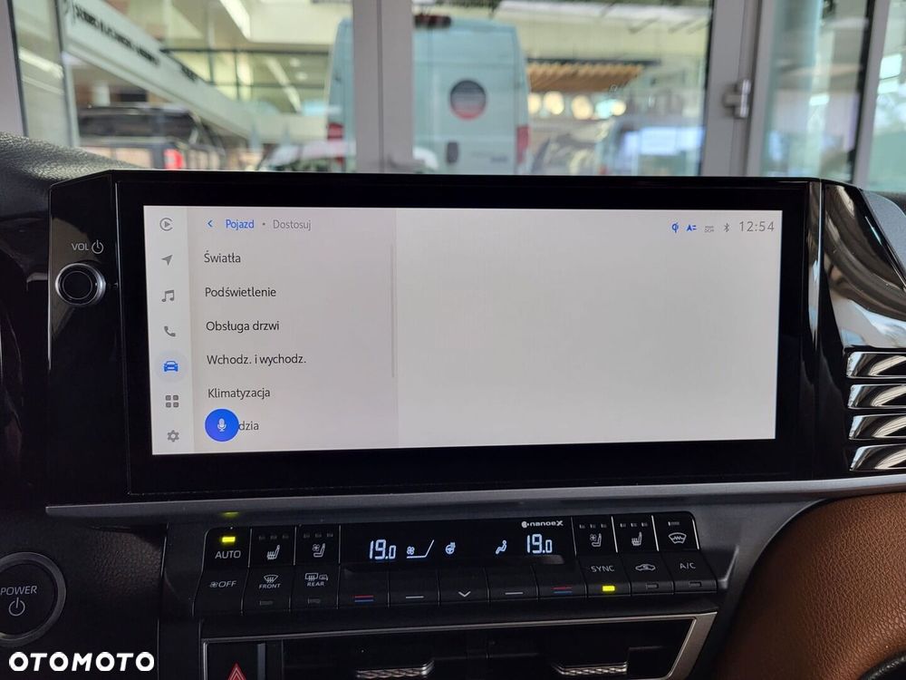 Toyota Camry - 23