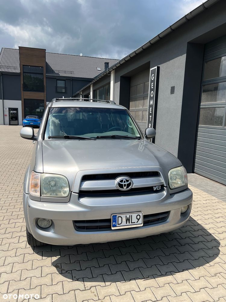 Toyota Sequoia - 4