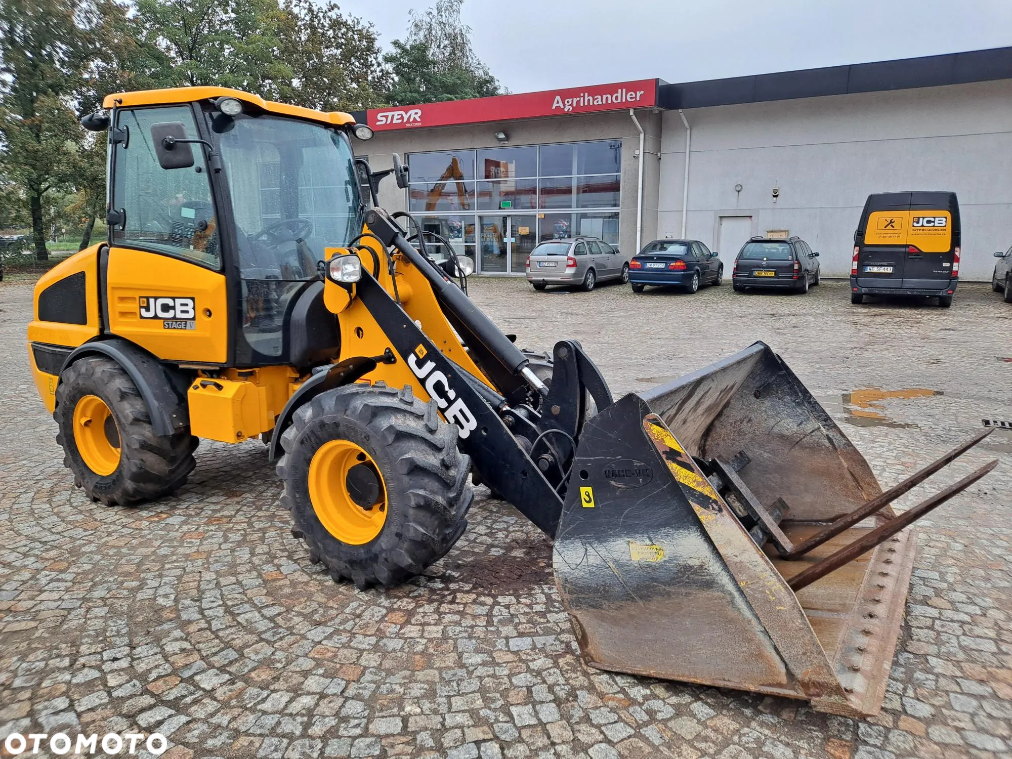 JCB 406 - 7